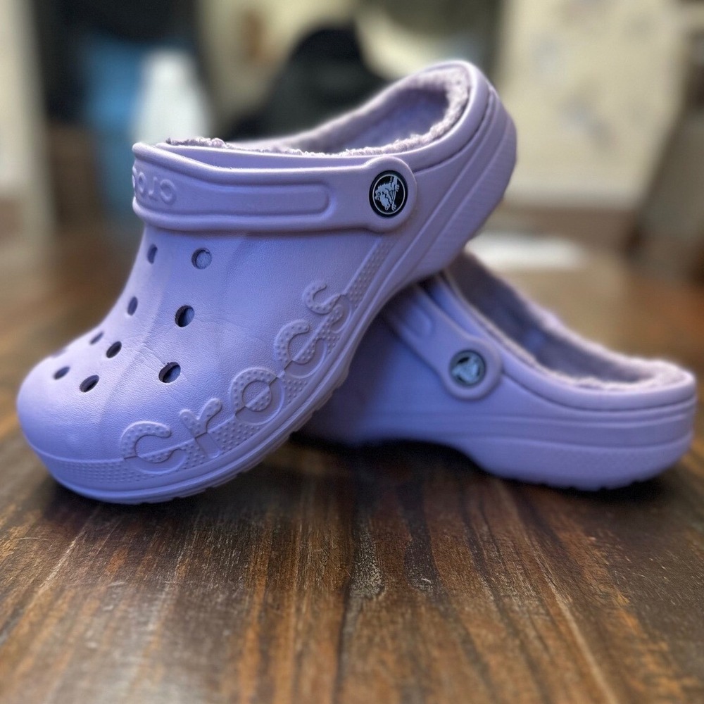 Crocs Classic Lined Clogs Lavender Light Purple Fuzzy Warm Woman's 6 Men‎ 4